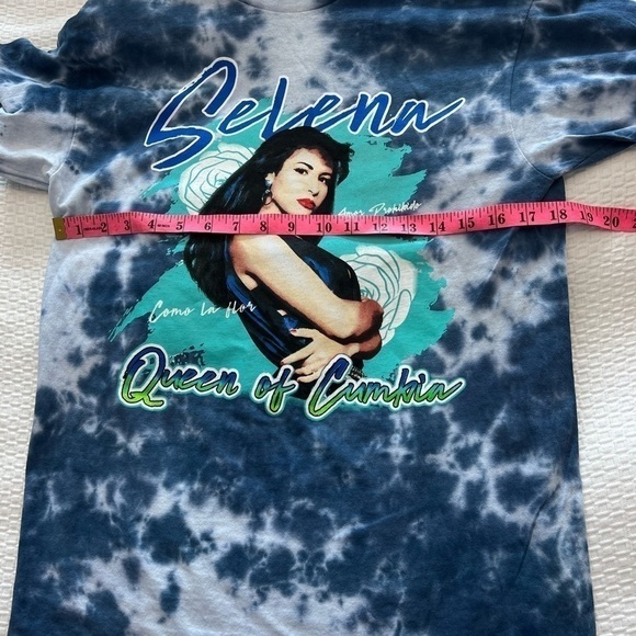 Selena Queen of Cumbia Crew Neck Tie Dye Tee - Picture 5 of 8